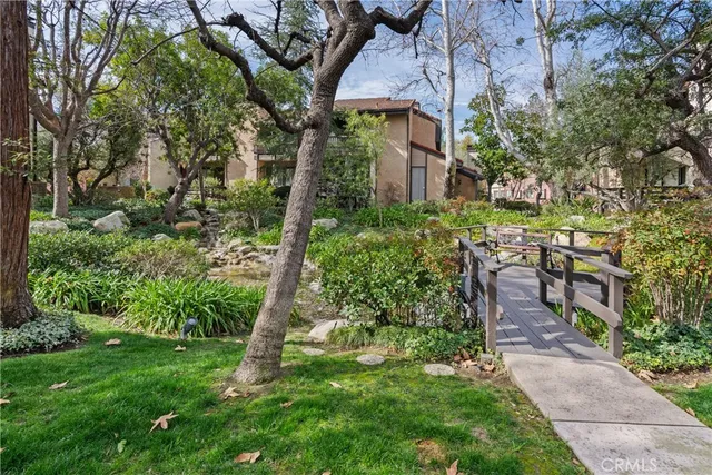 $4,995 | 5757 Owensmouth Avenue, Unit 1, Woodland Hills, CA 91367