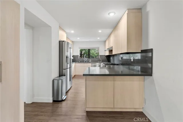 $4,995 | 5757 Owensmouth Avenue, Unit 1, Woodland Hills, CA 91367