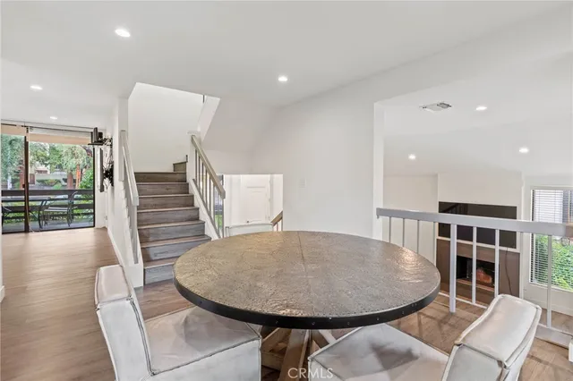 $4,995 | 5757 Owensmouth Avenue, Unit 1, Woodland Hills, CA 91367