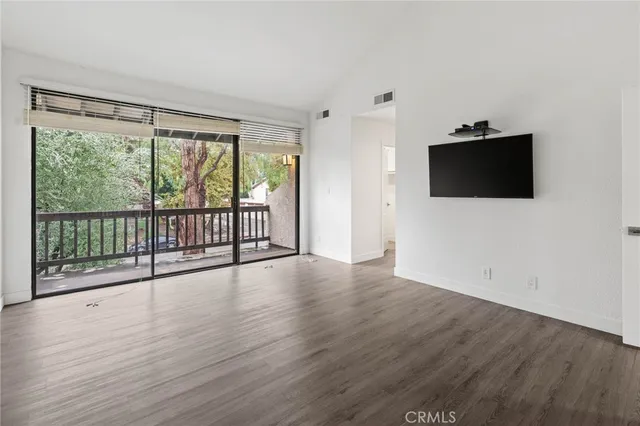 $4,995 | 5757 Owensmouth Avenue, Unit 1, Woodland Hills, CA 91367