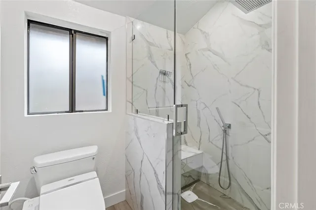 $4,995 | 5757 Owensmouth Avenue, Unit 1, Woodland Hills, CA 91367