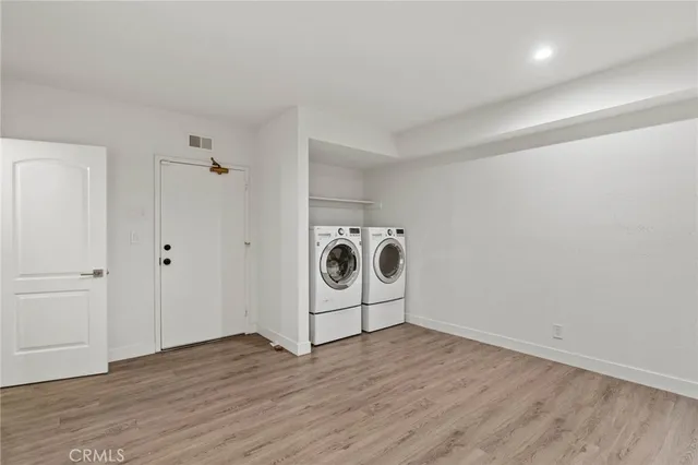 $4,995 | 5757 Owensmouth Avenue, Unit 1, Woodland Hills, CA 91367