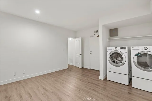 $4,995 | 5757 Owensmouth Avenue, Unit 1, Woodland Hills, CA 91367