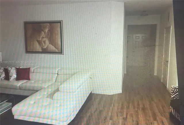 $2,900 | 415 Southeast 17th Avenue, Homestead, FL 33033