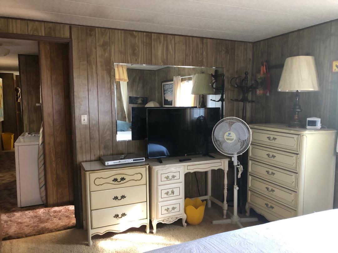 14845 Laurel Road La Pine, OR 97739 - Photo 16 of 26 main bedrm furn