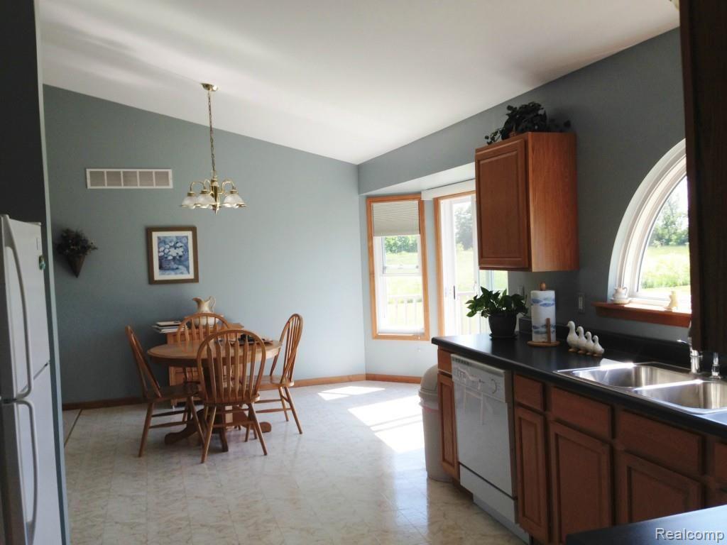 3527 Reliford Road Emmett, MI 48022 - Photo 10 of 22 IMG_0658.jpg