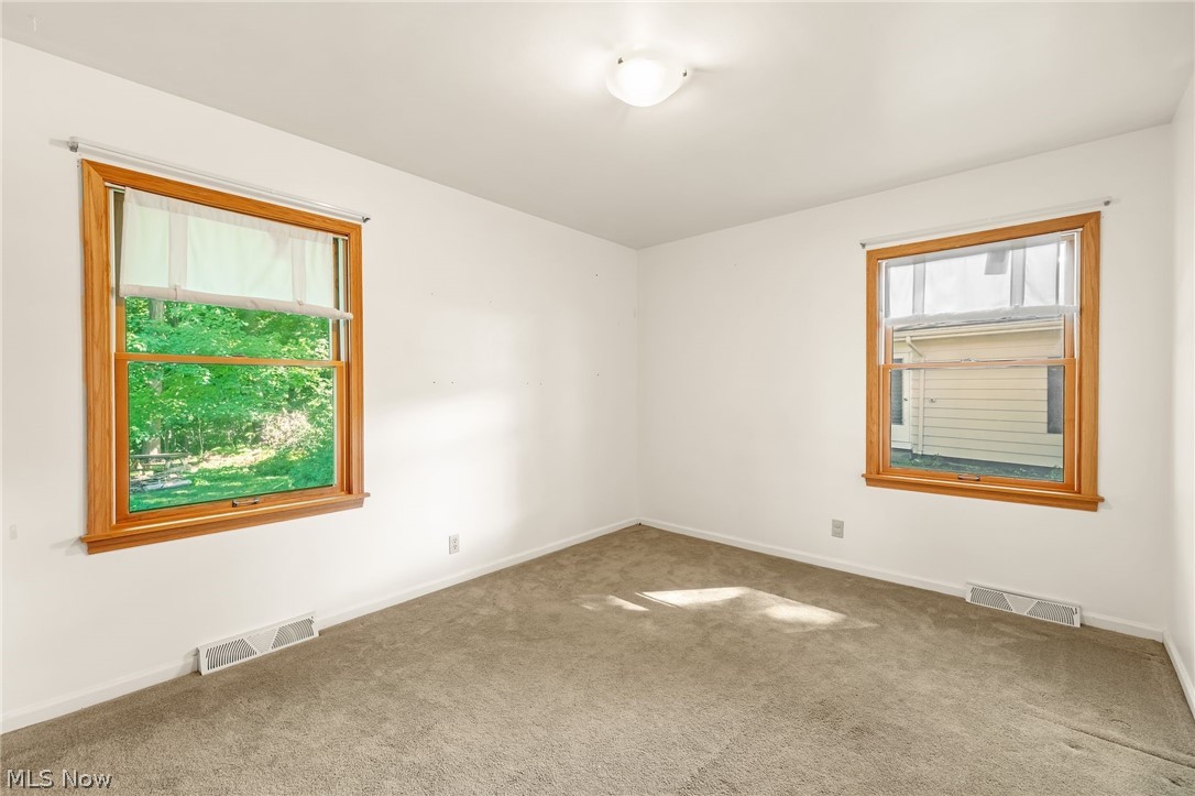 2315 Burnham Road Akron, OH 44333 - Photo 19 of 38