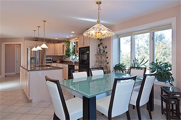 76 Raffaele Drive Waltham, MA 02452 - Photo 5 of 17 Gallery Image 5