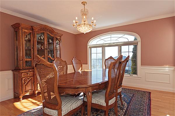 76 Raffaele Drive Waltham, MA 02452 - Photo 9 of 17 Gallery Image 9