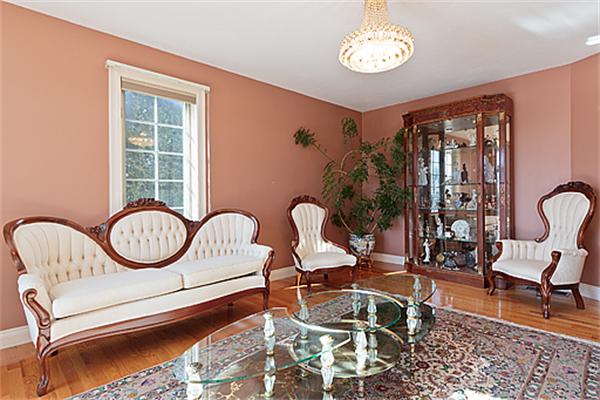 76 Raffaele Drive Waltham, MA 02452 - Photo 10 of 17 Gallery Image 10
