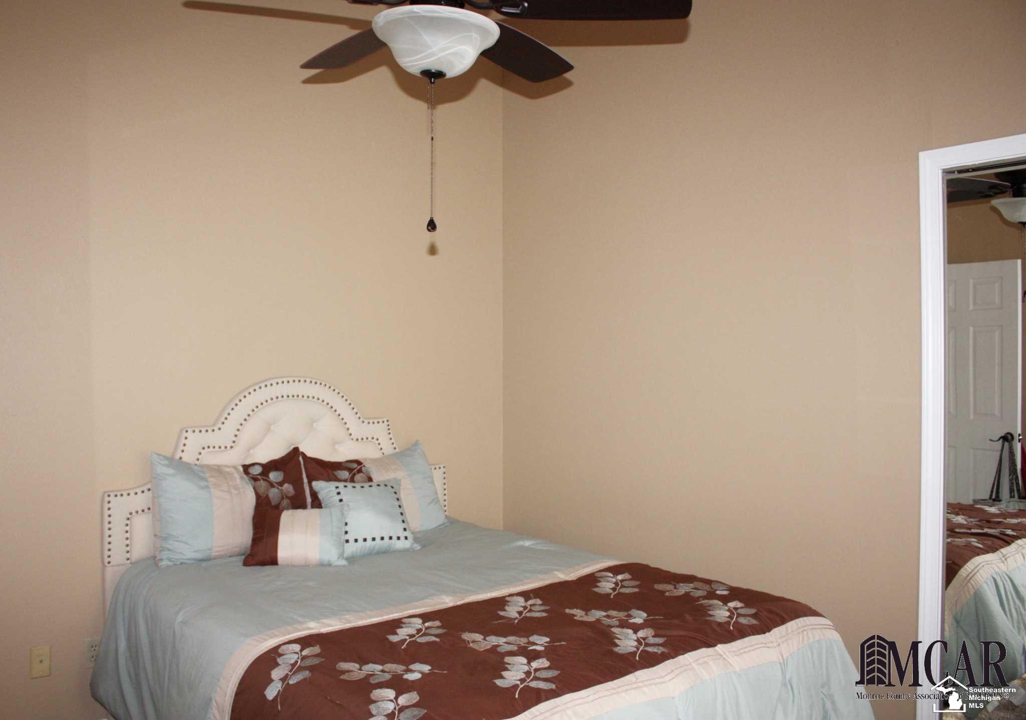 8125 Wiseman Road Lambertville, MI 48144 - Photo 14 of 27