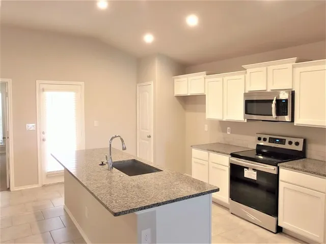 $1,525 | 3712 Prentiss Avenue, Lubbock, TX 79407