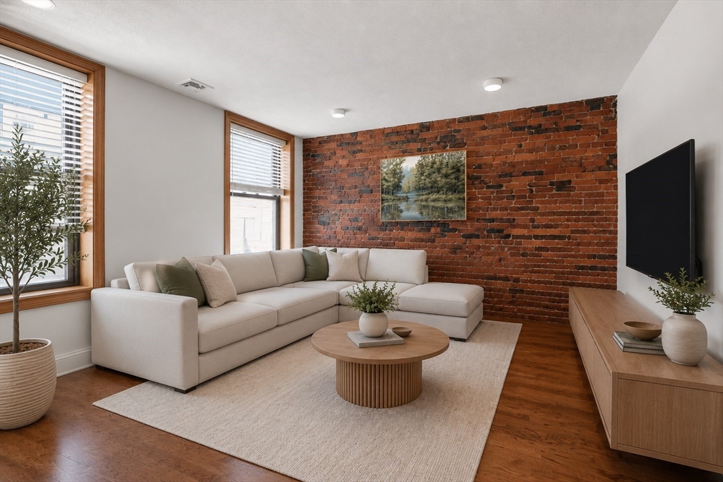 269 North Street, Unit 2 Boston, MA 02113 - Photo 1 of 9