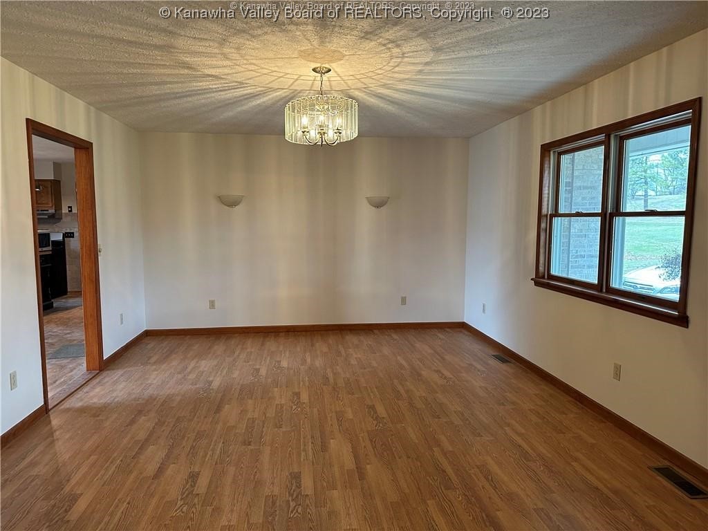 5884 Sandhill Road Point Pleasant, WV 25550 - Photo 14 of 33 Living Room