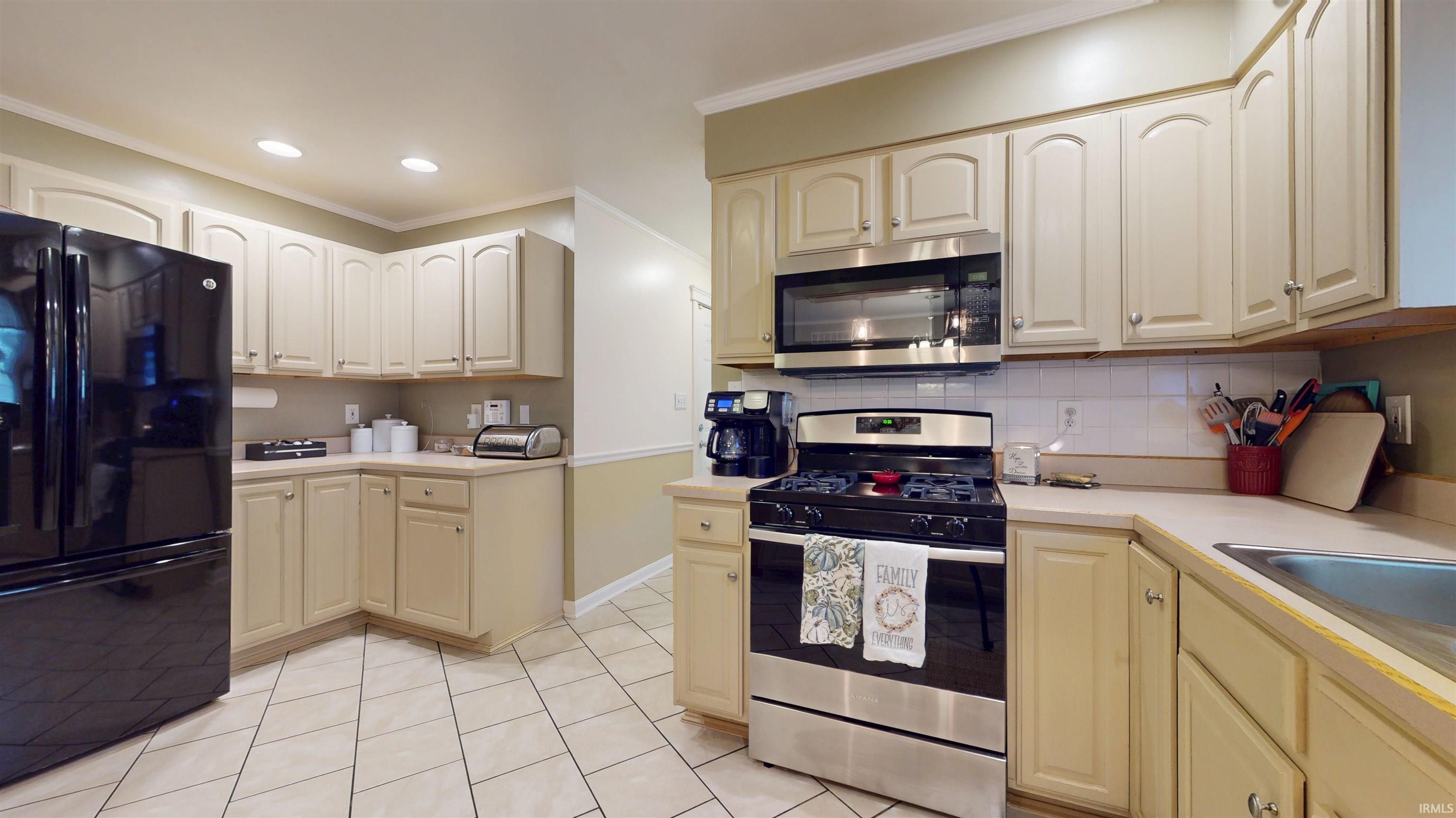 7666 South Vann Road Newburgh, IN 47630 - Photo 8 of 36 Gallery Image 8