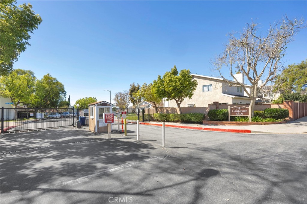 11522 Honeyglen Road, Unit 26 Pacoima, CA 91331 - Photo 22 of 23