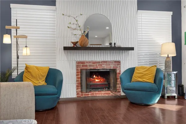 $689,000 | 11522 Honeyglen Road, Unit 26, Pacoima, CA 91331