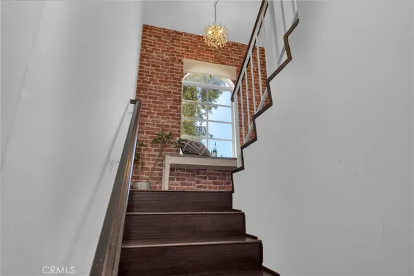 $689,000 | 11522 Honeyglen Road, Unit 26, Pacoima, CA 91331