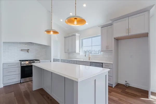 $420,000 | 212 Allison Road, Lexington, IL 61753