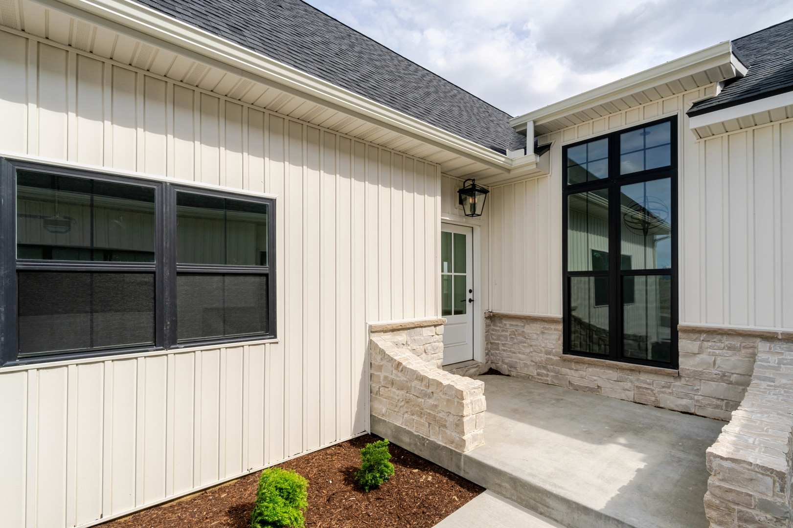 212 Allison Road Lexington, IL 61753 - Photo 2 of 57