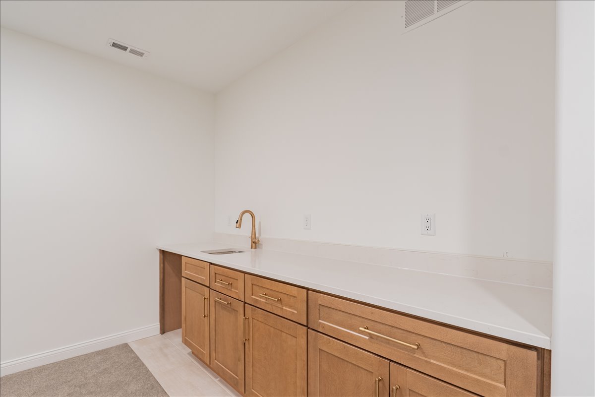 212 Allison Road Lexington, IL 61753 - Photo 32 of 57