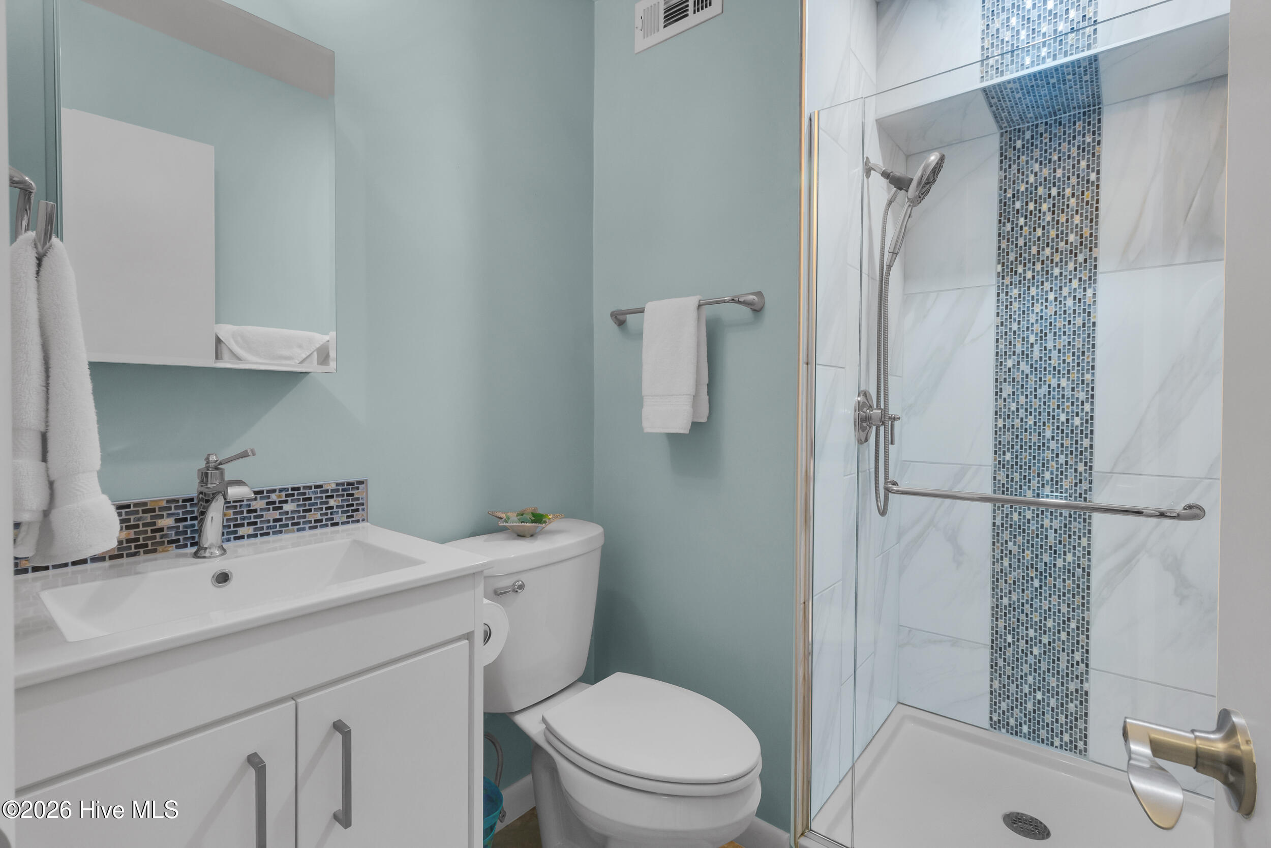 2509 West Fort Macon Road, Unit 102B Atlantic Beach, NC 28512 - Photo 20 of 41 Second Bathroom