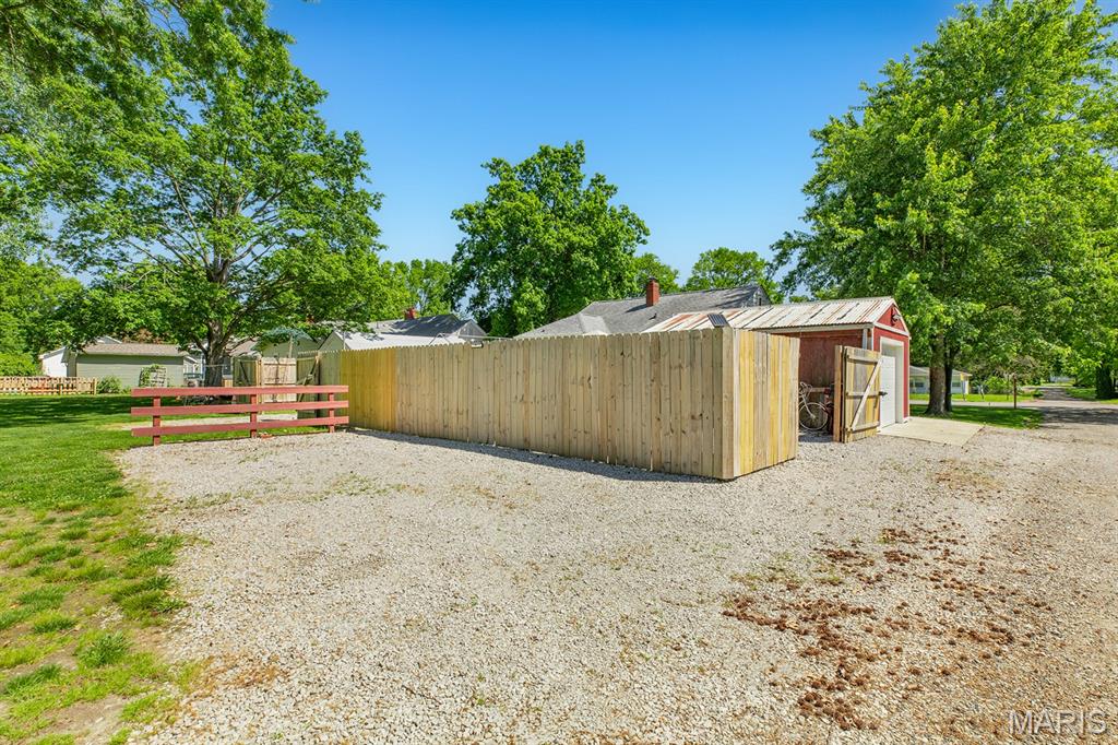 806 Taylor Avenue Godfrey, IL 62035 - Photo 11 of 40
