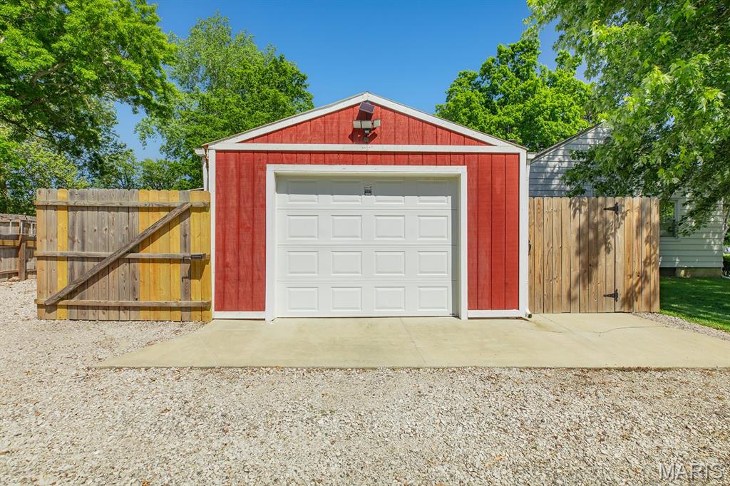 806 Taylor Avenue Godfrey, IL 62035 - Photo 12 of 40