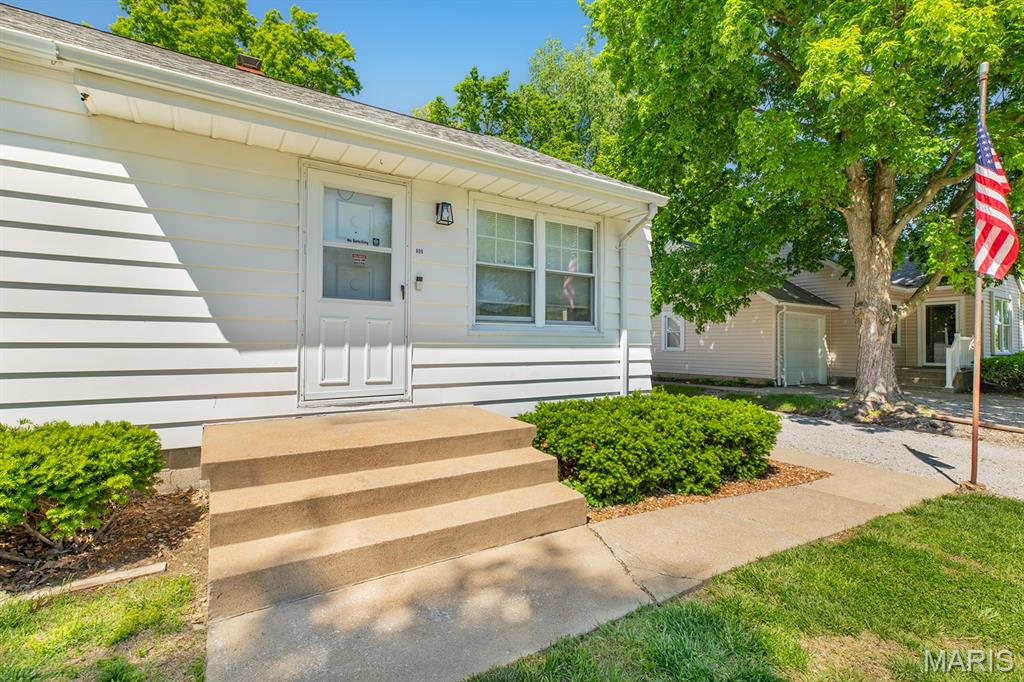 806 Taylor Avenue Godfrey, IL 62035 - Photo 5 of 40