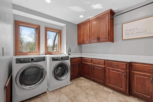 $1,495,000 | 25665 West Comfort Drive, Wyoming, MN 55092