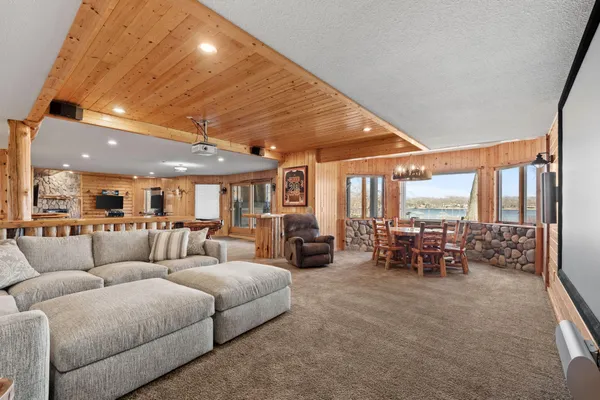 $1,495,000 | 25665 West Comfort Drive, Wyoming, MN 55092