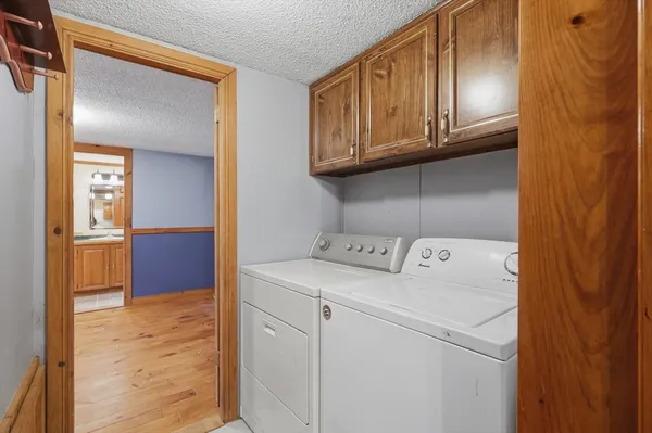a view of utility room
