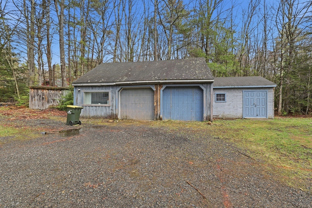 987 Patriots Road Templeton, MA 01468 - Photo 32 of 39 a house with a outdoor space