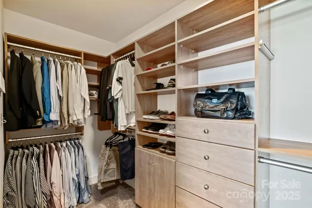 $590,000 | 333 West Trade Street, Unit 1301, Charlotte, NC 28202