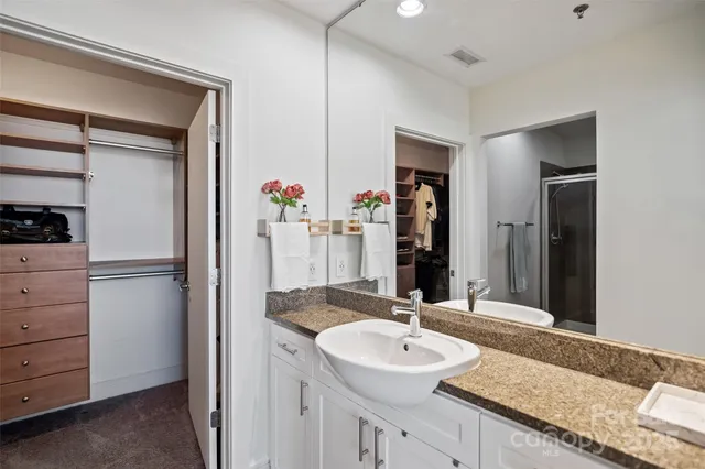 $590,000 | 333 West Trade Street, Unit 1301, Charlotte, NC 28202