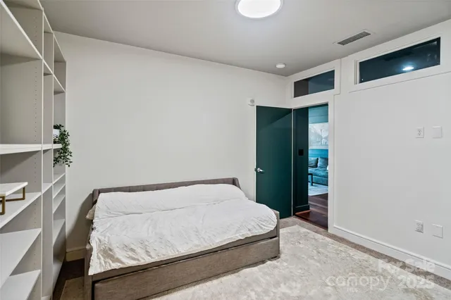 $590,000 | 333 West Trade Street, Unit 1301, Charlotte, NC 28202