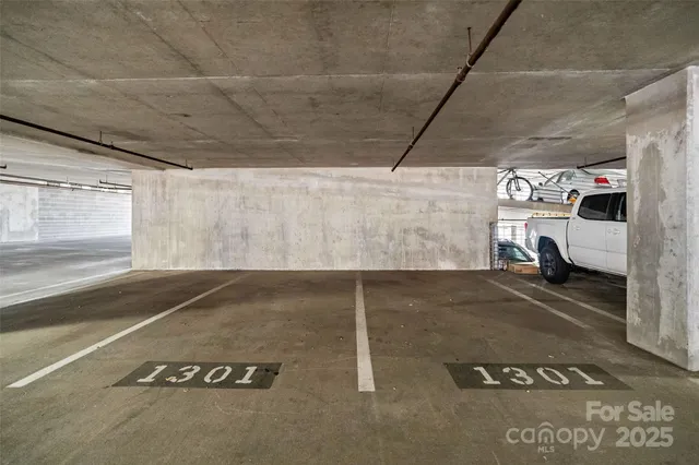 $590,000 | 333 West Trade Street, Unit 1301, Charlotte, NC 28202