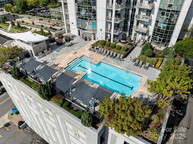 $590,000 | 333 West Trade Street, Unit 1301, Charlotte, NC 28202