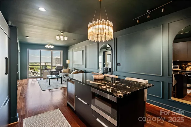 $590,000 | 333 West Trade Street, Unit 1301, Charlotte, NC 28202