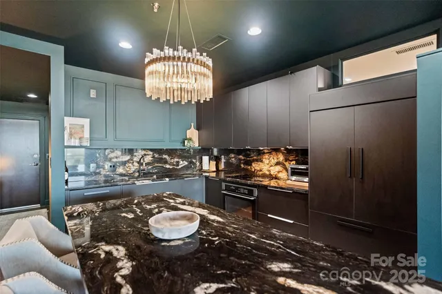 $590,000 | 333 West Trade Street, Unit 1301, Charlotte, NC 28202