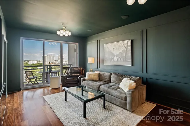 $590,000 | 333 West Trade Street, Unit 1301, Charlotte, NC 28202