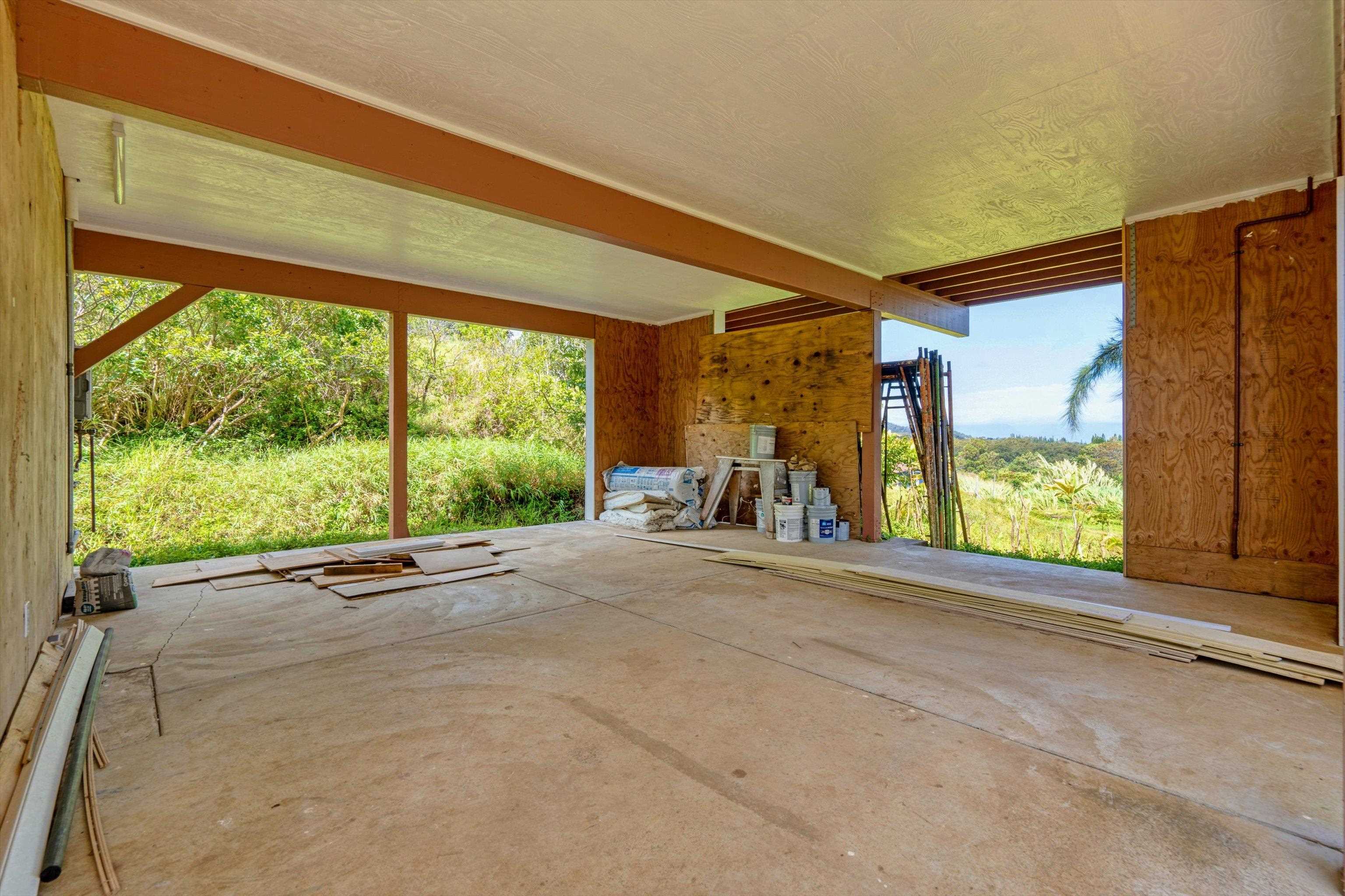 605 Kaupakalua Road Haiku, HI 96708 - Photo 24 of 44 a view of a room with a large window
