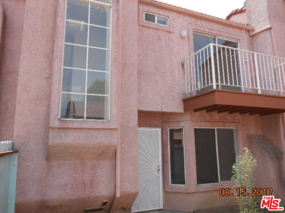 175 Racquet Club Drive Compton, CA 90220 - Photo 1 of 17 Gallery Image 1