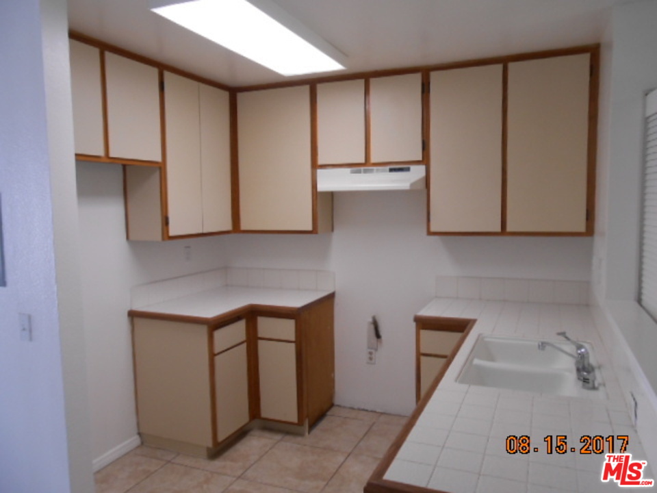 175 Racquet Club Drive Compton, CA 90220 - Photo 6 of 17 Gallery Image 6