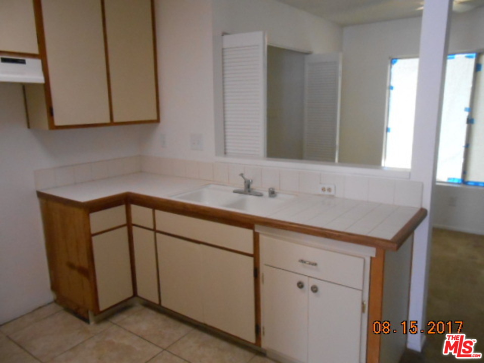 175 Racquet Club Drive Compton, CA 90220 - Photo 7 of 17 Gallery Image 7