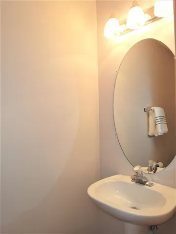 $2,295 | 9204 Holly Lane North, Unit 403, Maple Grove, MN 55311