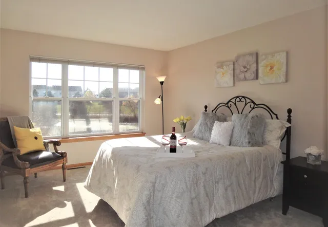 $2,295 | 9204 Holly Lane North, Unit 403, Maple Grove, MN 55311