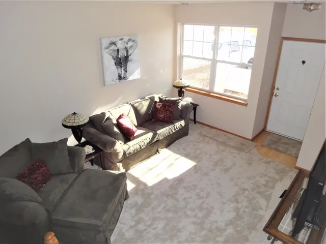 $2,295 | 9204 Holly Lane North, Unit 403, Maple Grove, MN 55311