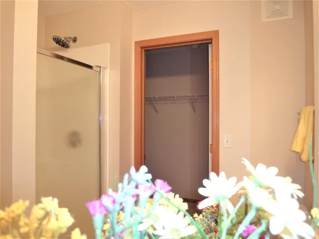 $2,295 | 9204 Holly Lane North, Unit 403, Maple Grove, MN 55311