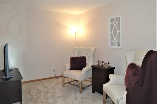 $2,295 | 9204 Holly Lane North, Unit 403, Maple Grove, MN 55311